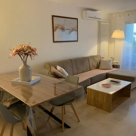 Superbe 2 Pieces Moderne Refait A Neuf, Piscine ! アンティーブ