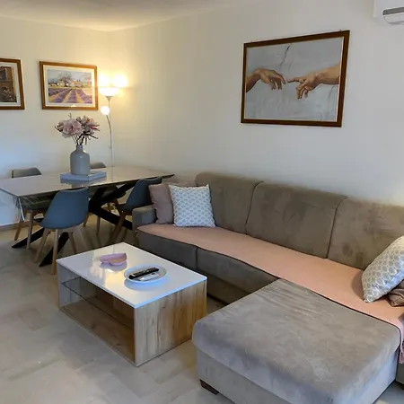 Superbe 2 Pieces Moderne Refait A Neuf, Piscine ! アパート