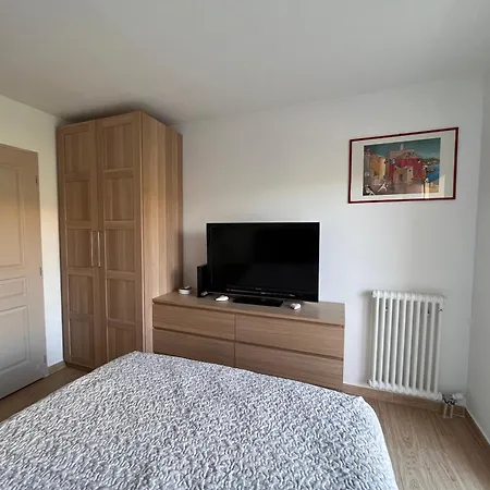 Superbe 2 Pieces Moderne Refait A Neuf, Piscine ! Apartment *