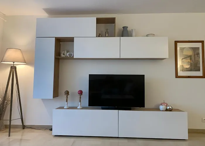 Superbe 2 Pieces Moderne Refait A Neuf, Piscine ! Apartment *