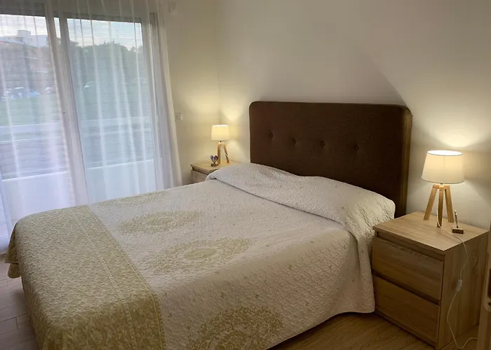 Superbe 2 Pieces Moderne Refait A Neuf, Piscine ! *