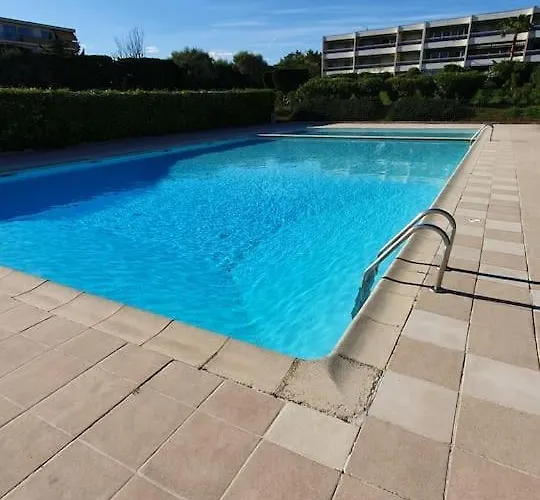 Apartment Superbe 2 Pieces Moderne Refait A Neuf, Piscine ! Antibes