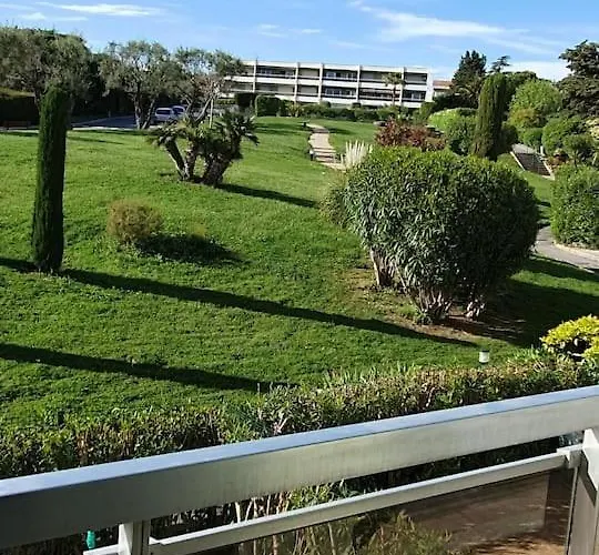 Superbe 2 Pieces Moderne Refait A Neuf, Piscine ! * Antibes