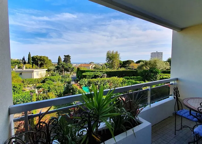 Superbe 2 Pieces Moderne Refait A Neuf, Piscine ! Apartment Antibes